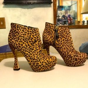 US size 6.5 European Size 38 women’s shoes
